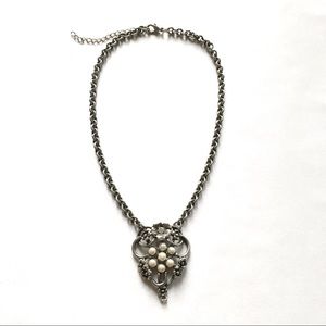Vintage 90’s Gothic Pearl Heart Choker